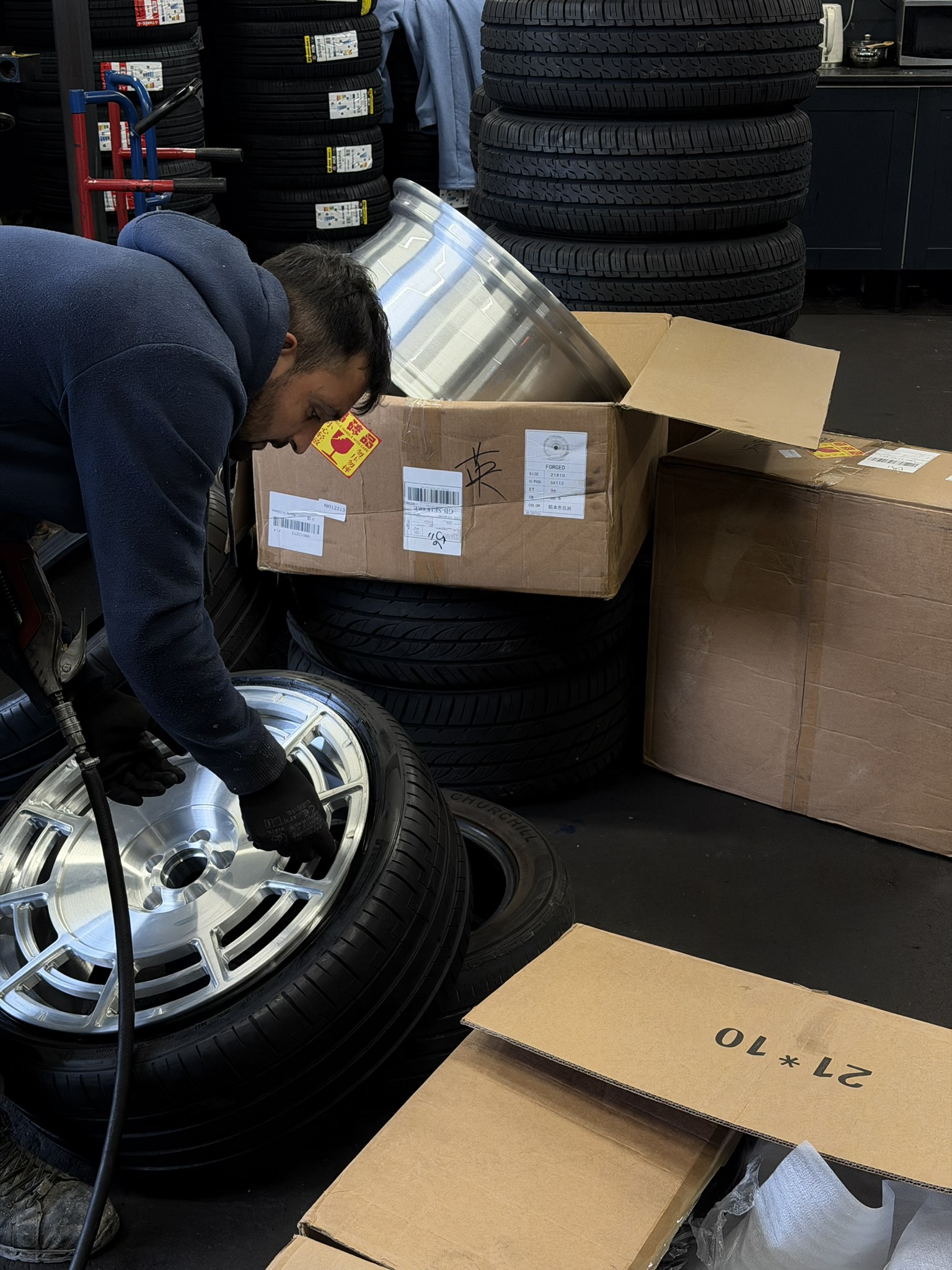 Hunter wheel alignment rig set up in the MY TYRES workshop